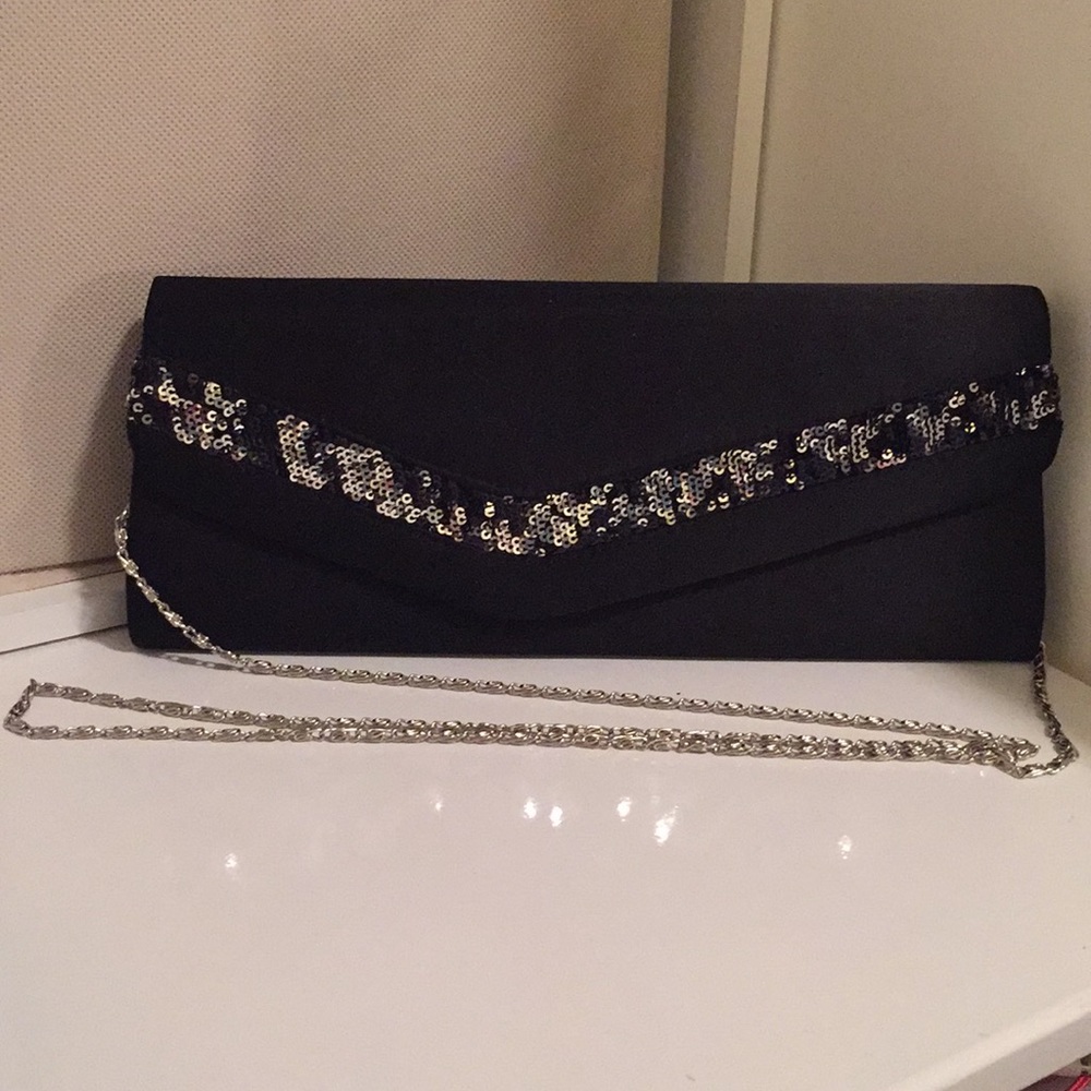Sparkly sequin black clutch